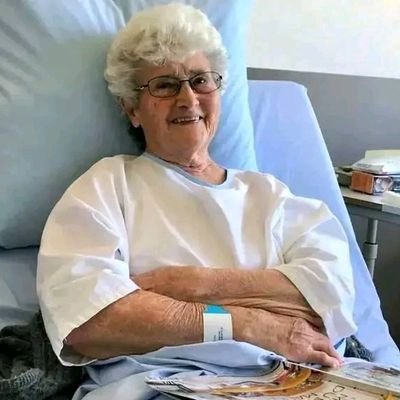 Amministra59745's profile picture. La vita di una vedova single e senza figli 😭😭😭😭