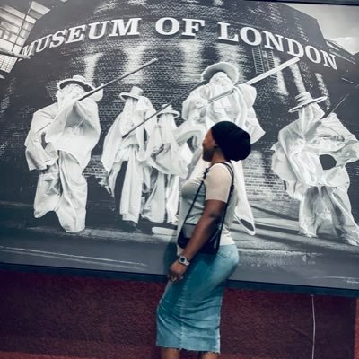 Meenah_08's profile picture. Peace.     🦚🦚