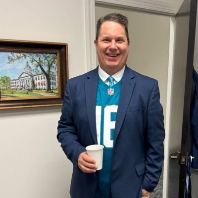 steveschale's profile picture. #FloridaMan Political Hack 4x POTUS vet ('08/'12/'20/‘24). Passions: @acypl @driveftf @EpilepsyAFLA. Long suffering Jaguars & WhiteSox fan. #DUUUVAL