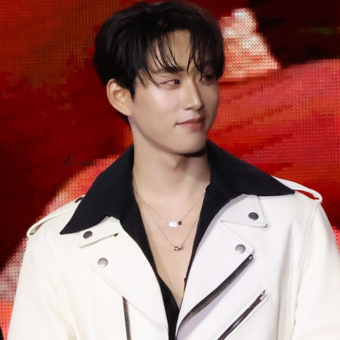 saturgem's profile picture. 🎸: let’s not keep α 5 meter distαnceㅤㅤㅤㅤㅤㅤ
becαuse even 5 centimeters feels too fαr