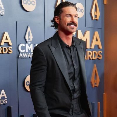 rilegreen70861's profile picture. This is my personal account,different from my official page being managed by Admin. I'm hoping to use this medium to create a mutual relationship with a few fan