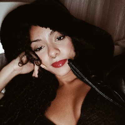 godnesshoney's profile picture. ❨