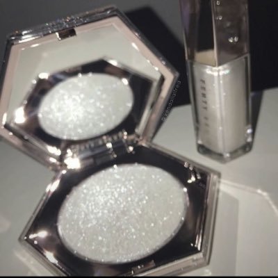 vvs4violet's profile picture. 