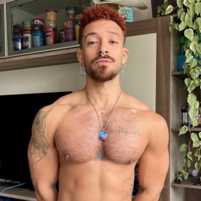 oidigs's profile picture. 1,63 de Criativo | Artístico | Baiano | 🏳️‍🌈 | Aqui é igual canal de tv aberta, de tudo um pouco. Segue aê!