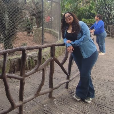 juany_yoyi's profile picture. Tenemos diversos temas y me gustan las mandalas.
Lo que escribo lo escribo desde lo que yo creo oportuno.
La naturaleza aborrece el vacío - Aristóteles