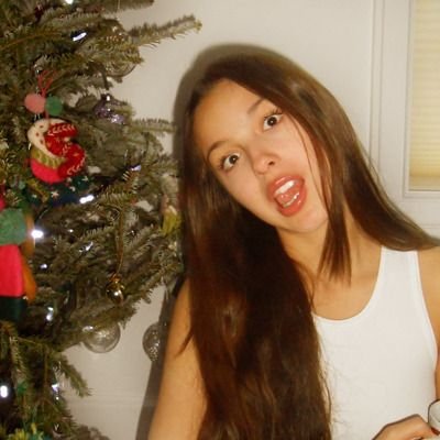 iamswiftgirl's profile picture. what i need is the dandelion in the spring.