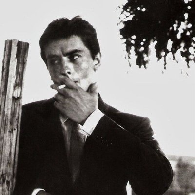 Roaoin's profile picture. maybe editing who knows what i do