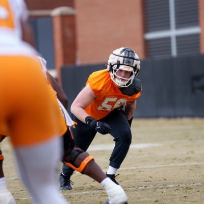 KellenLindstrom's profile picture. |2024| ⭐️⭐️⭐️⭐️ | 6’5 240 | EDGE | @vol_football OLB