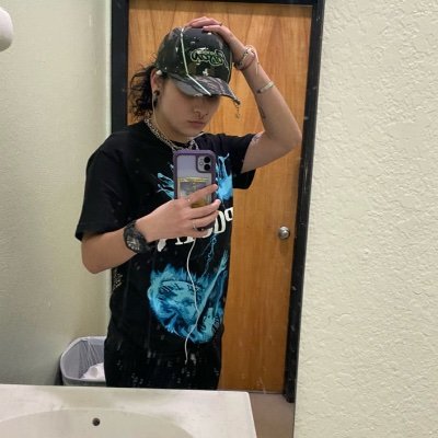 cryptidmenace's profile picture. 