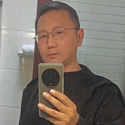 VYChenH's profile picture. 