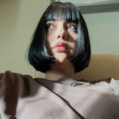 catsnrozes's profile picture. she won't be of the zeitgeist cümlesindeki she/her