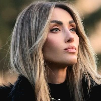 anahiisfine's profile picture. hay algo en tus ojos que amo • (fan account)