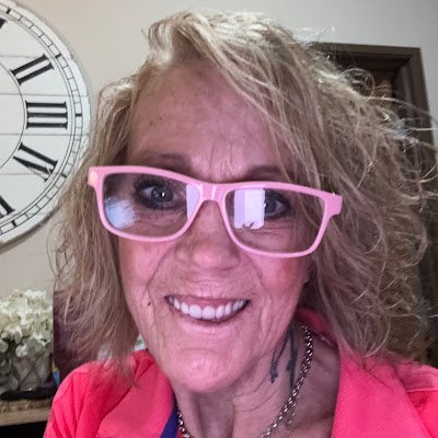 juliesadow81296's profile picture. 