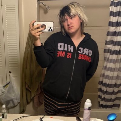 nelli_XO's profile picture. 