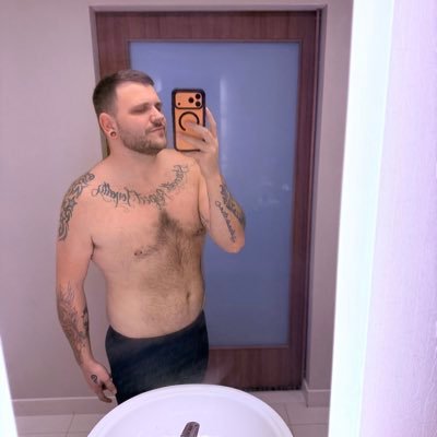 Tattedbottomboy's profile picture. Just your normal dude.
⬇️
👻: cjsbbb