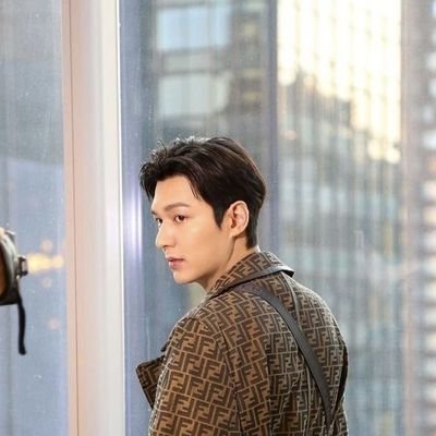 gray_266's profile picture. @actorleeminho🍂