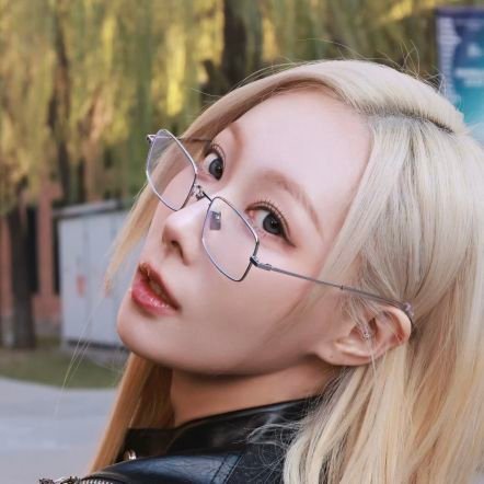 CosmicDeukae's profile picture. #유현: Always be by your side |
He/Him | ISFP-T | LG(B)T
Somnia/Moomoo/Shawol/Reveluv/Orbit/Plory/Winxy/Bellieve
Love to make edits of my favorite groups