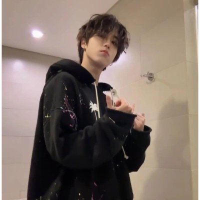 nalou223's profile picture. The world is burning, peoples are dying. Fight for them.
26 years old