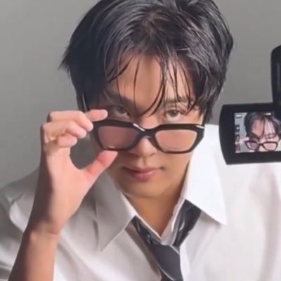 nyamdhh_'s profile picture. ป้าก็บ้า ๆ บอ ๆ แบบนี้ หนูไม่ต้องมาสนใจป้าหรอกลูก ไปเกิดเถอะไป