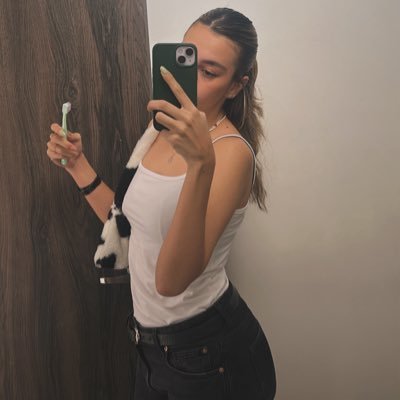 britanythompsom's profile picture. alterno y gringo fóbica