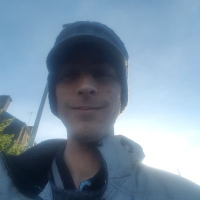 LineRed19917's profile picture. 