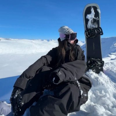 Mia_jones169's profile picture. 📚 Literature Addict | ✈️ Travel is Life | Literature/Art/Music, Outdoor Sports (Hiking/Skiing) All opinions are my own, catfish please stay away from me!