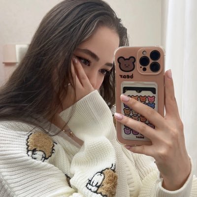 CarllaNarr's profile picture. حرفی ندارم بزنم نکست میدم