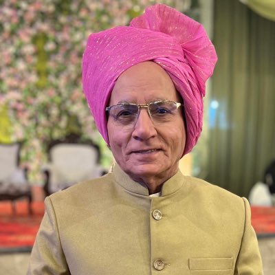 mmackker's profile picture. 🍄🍄थोड़ी सी तू अस्त-व्यस्त है.. फिर भी ज़िंदगी तू ज़बरदस्त है।....✨