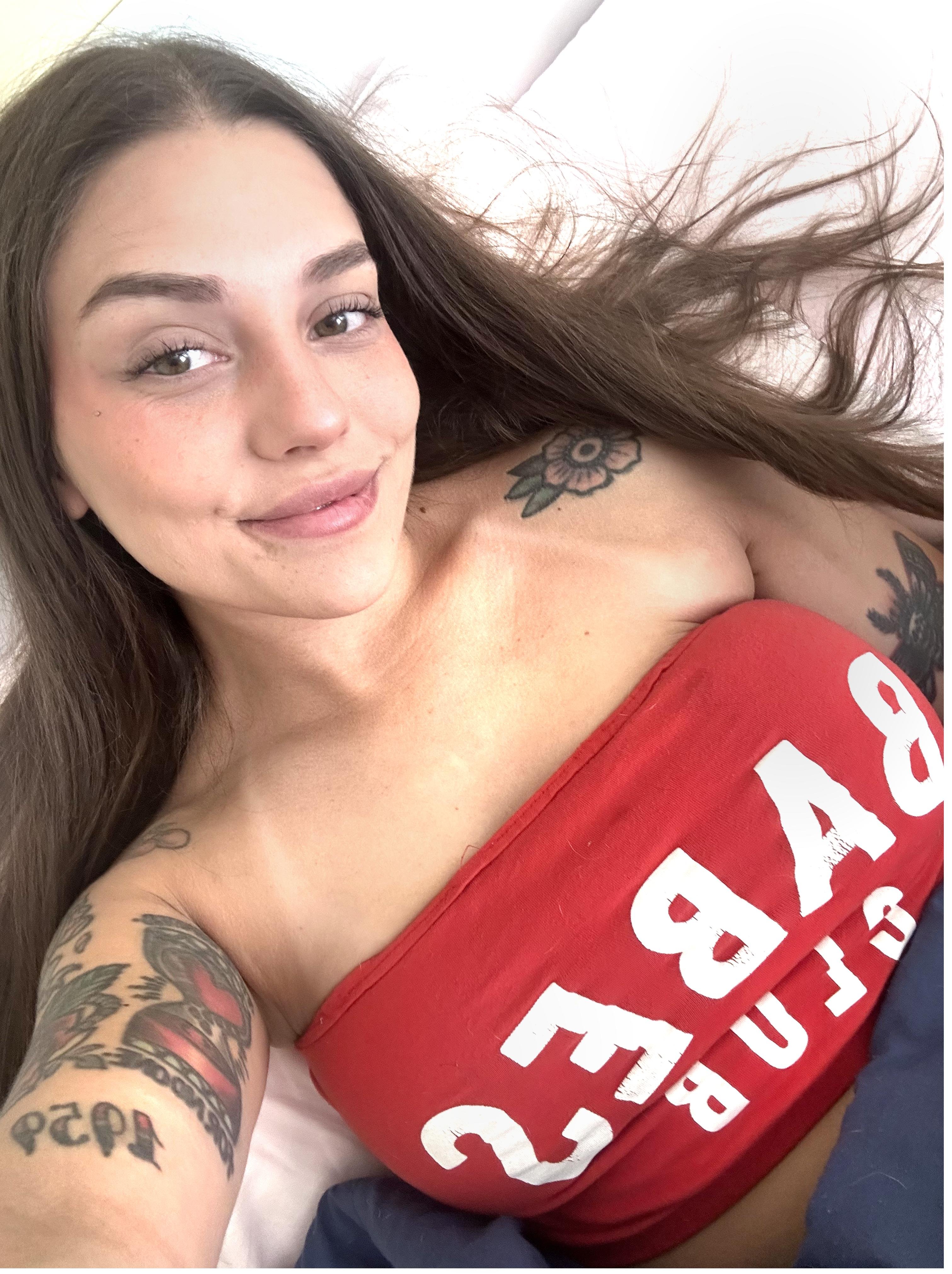 emstwittypwp's profile picture. hi stranger im Emma
looking for some fun so msg me? or follow me? no weird ppl tho xo