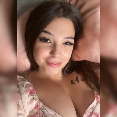 claranatalie869's profile picture. 