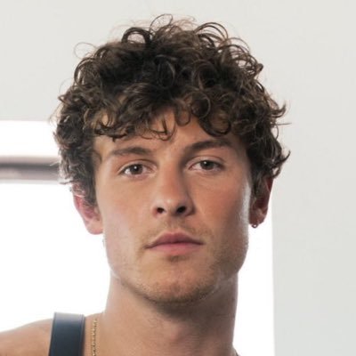 euvitoriacoment's profile picture. 