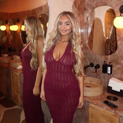 Biggestandbest9's profile picture. always down for a wankbattle always down to get naughty asf