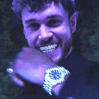 Santetitas's profile picture. CEO @Bestia_corp y streamer de éxito