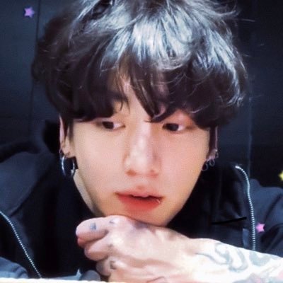 jjijimins's profile picture. she’s saying baby saenggakaji ma