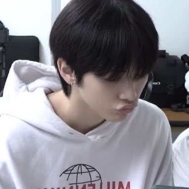 TANRANGD4N's profile picture. eat, sleep, taesan, repeat 🔁