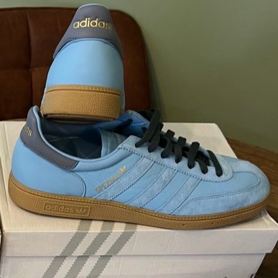 RevsJr's profile picture. Everyone you meet is Fighting a battle you know nothing about…. Be Kind Always 💜💙