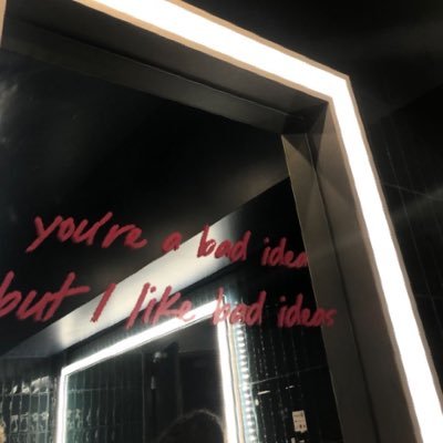 VelvetRiott's profile picture. 🇱🇧