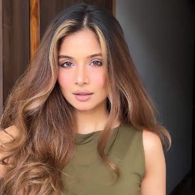 aishwarya07n's profile picture. "Business Admin enthusiast 💼 | Passionate about leadership & innovation 🚀 | Problem solver with a growth mindset 🌱 | Shaping the future of business 💡"