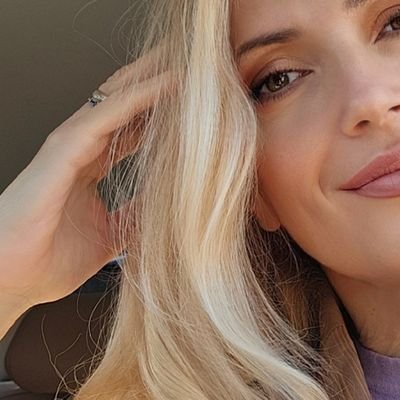 SnagaOptimizma's profile picture. Ne želim da se plašim mraka, upali vatru, budi baklja, treba mi da znam da si tu.🔥