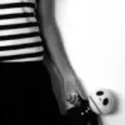 simplyrotten's profile picture. 