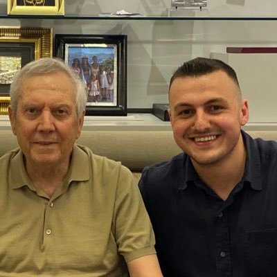 kutayozkarax's profile picture. Bilkent Üniversitesi 25'    

Fenerbahçe Kongre Üyesi