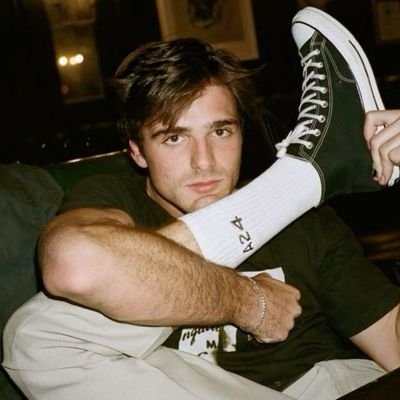 cuddlesonsofas's profile picture. and if you don't want me anymore, do you princess ✨️