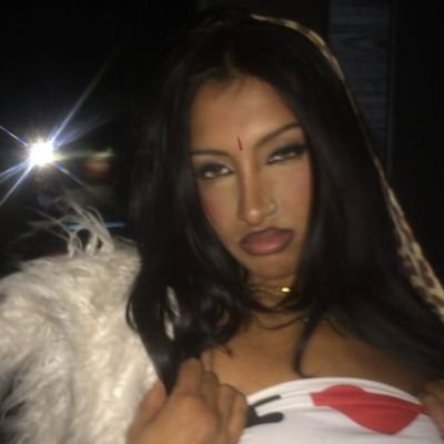 h0m3girls's profile picture. obsessed w girl groups and also very very gay  ★  she / her  ★  22 college baddie
