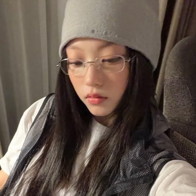 ynnacomsono's profile picture. 