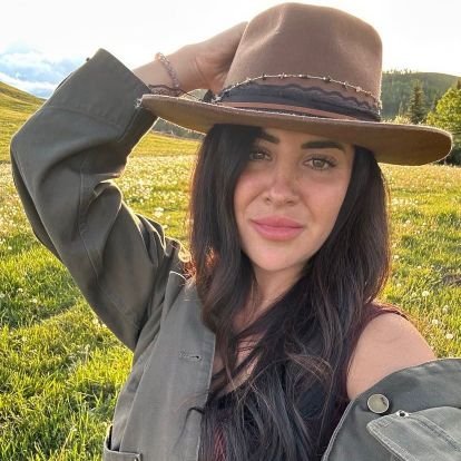 Avianaericksson's profile picture. Adventurous 
weird
Freak