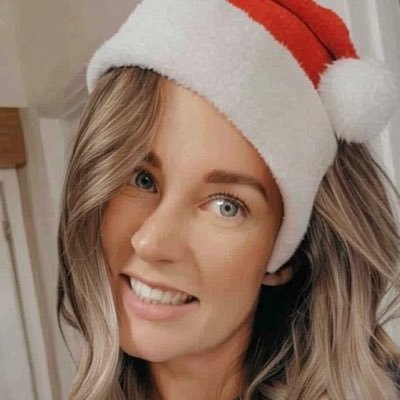 soulwhisper85's profile picture. It’s her and her heart against the world. NO DM’s I will block you