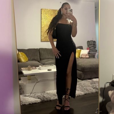 gabriellasurr's profile picture. IG: gabriella.surratt | wku alum | 1913