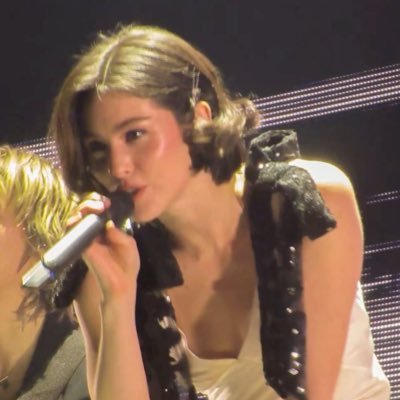 thatsoburcu's profile picture. tsx2 🤍 tnx3 | eras london, amsterdam, gelsenkirchen, vienna