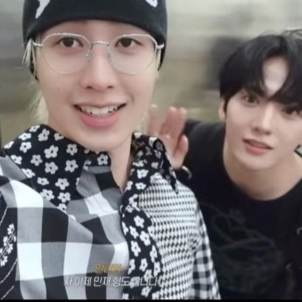 KQFELLOWSiast's profile picture. 