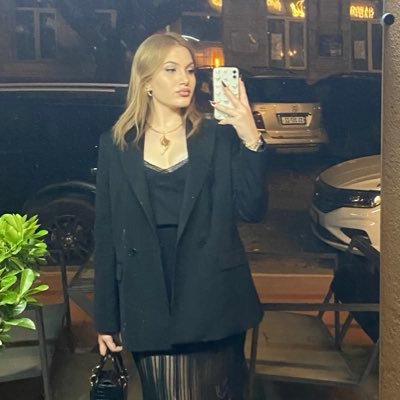 betulebrarylmz's profile picture. maria